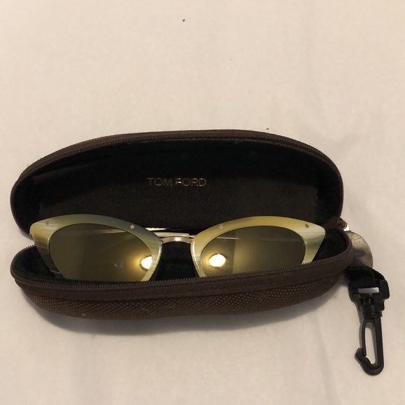 ✨HP✨ TOM FORD CAT EYE SUNGLASSES - Picture 9 of 14